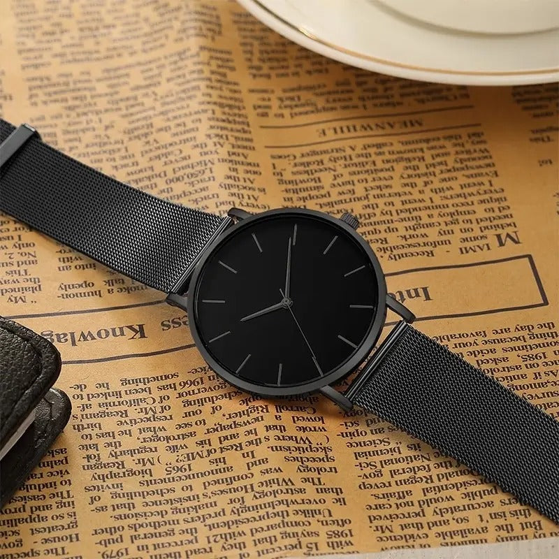 All Black Men's Watch: Sophisticated and Modern Design